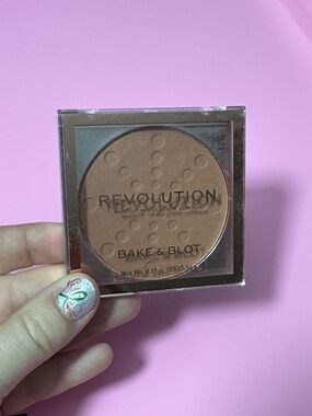 Revolution Bake & Blot Bronzer - Brown